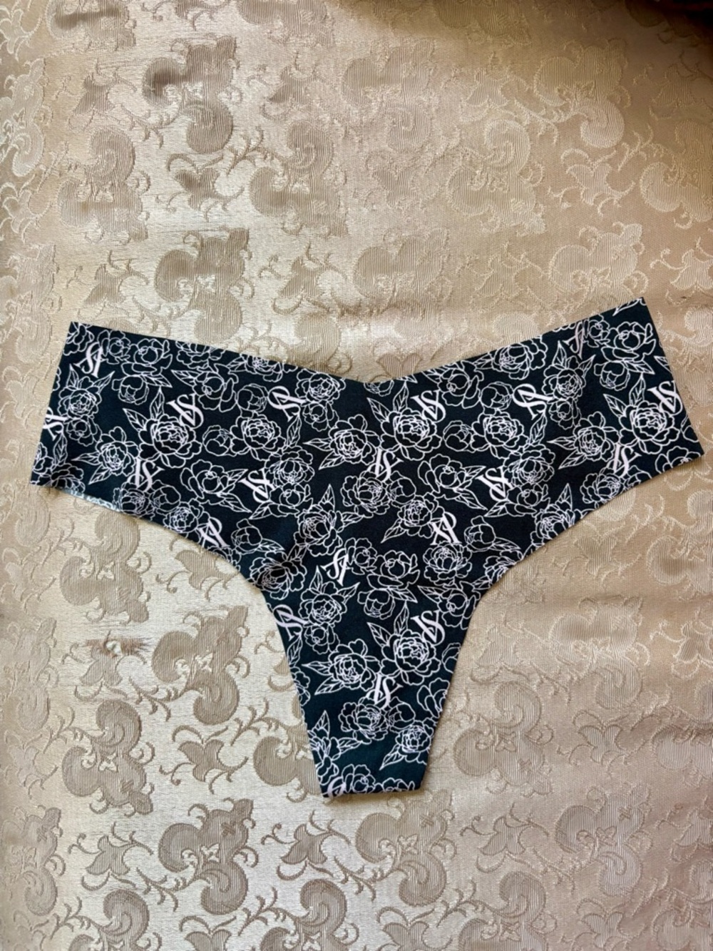 Victoria's Secret Light Pink & Black No Show Floral Thong